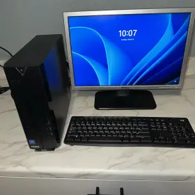 Xc-830 Acer D17w6 Hdmi Xc-830/ And Dell Monitor / Logi Keyboard Mouse