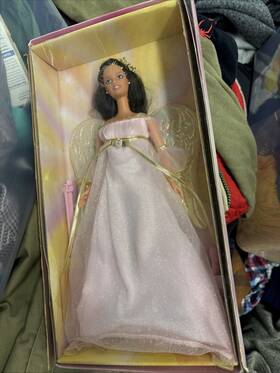 Barbie 074299556555 Special Edition Angelic Harmony Hispanic 2001 Doll