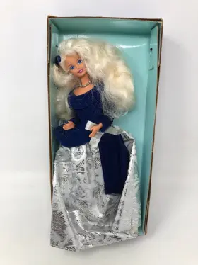 15571 Barbie Special Edition Winter Velvet Doll Caucasian 1st In A Series