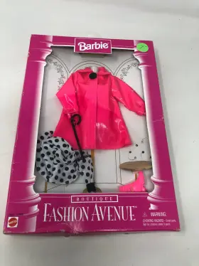 15852-0880g1 Barbie Fashion Avenue Pink Raincoat With Boots