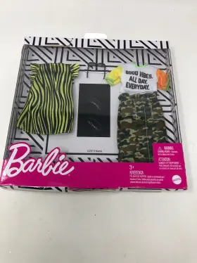 Ghx67 Barbie Clothes And Accessories Fashions 2-pack Camo Pencil Skirt Color-blocked T