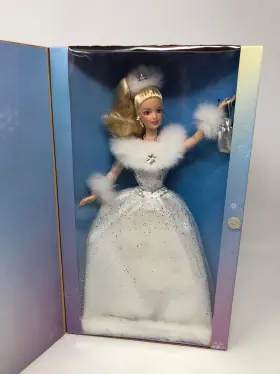 Sgb000jk17w6us Barbie 2002 Winters Reflection Doll