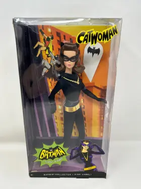 Y0304 Barbie Pop Culture Catwoman 2013 Doll