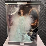 Between Takes Hollywood Movie Star Collection Barbie Doll 2000 Mattel 27684 Nrfb Used. Price: $39.95.
