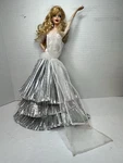 Special Edition Barbie Collector 2008 Holiday #L9643 Original Gown Read Used. Price: $12.60.